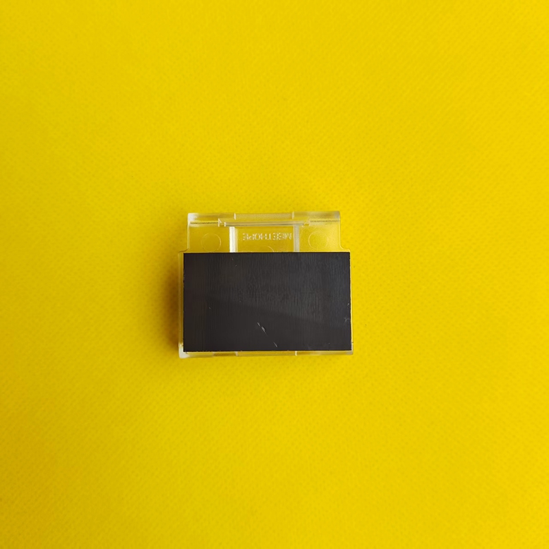 ESL adaptor with magnetic